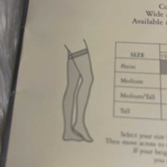 Hanes Vintage Thigh Hi Sandalfoot Stockings Sheer Medium/Tall Town Taupe New - Picture 11 of 16